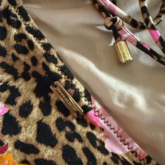 Victoria’s Secret Leopard Print One-Piece Swimsuit with Pink Floral Design - Picture 5 of 7